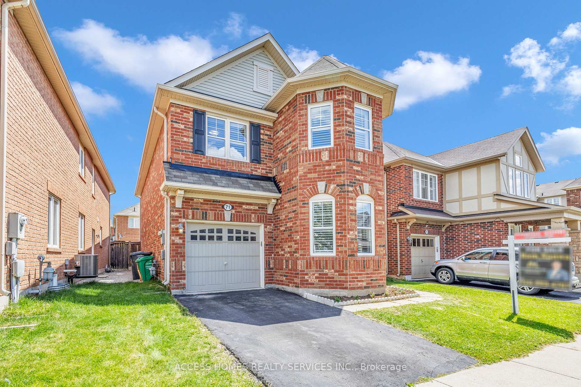 Photo 5 of 71 Haverty Trail, Brampton, Northwest Brampton — HOMEH