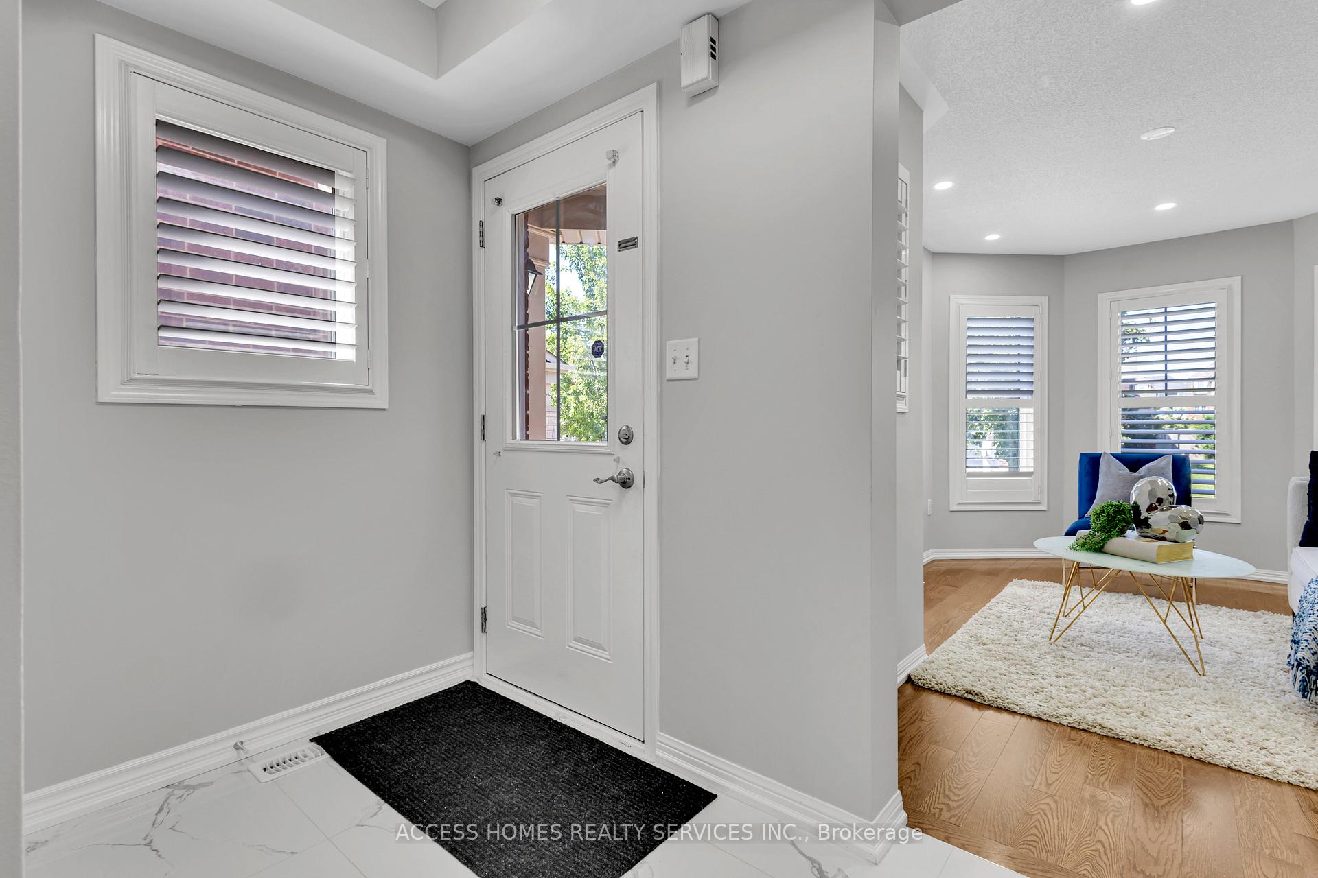 Photo 8 of 71 Haverty Trail, Brampton, Northwest Brampton — HOMEH