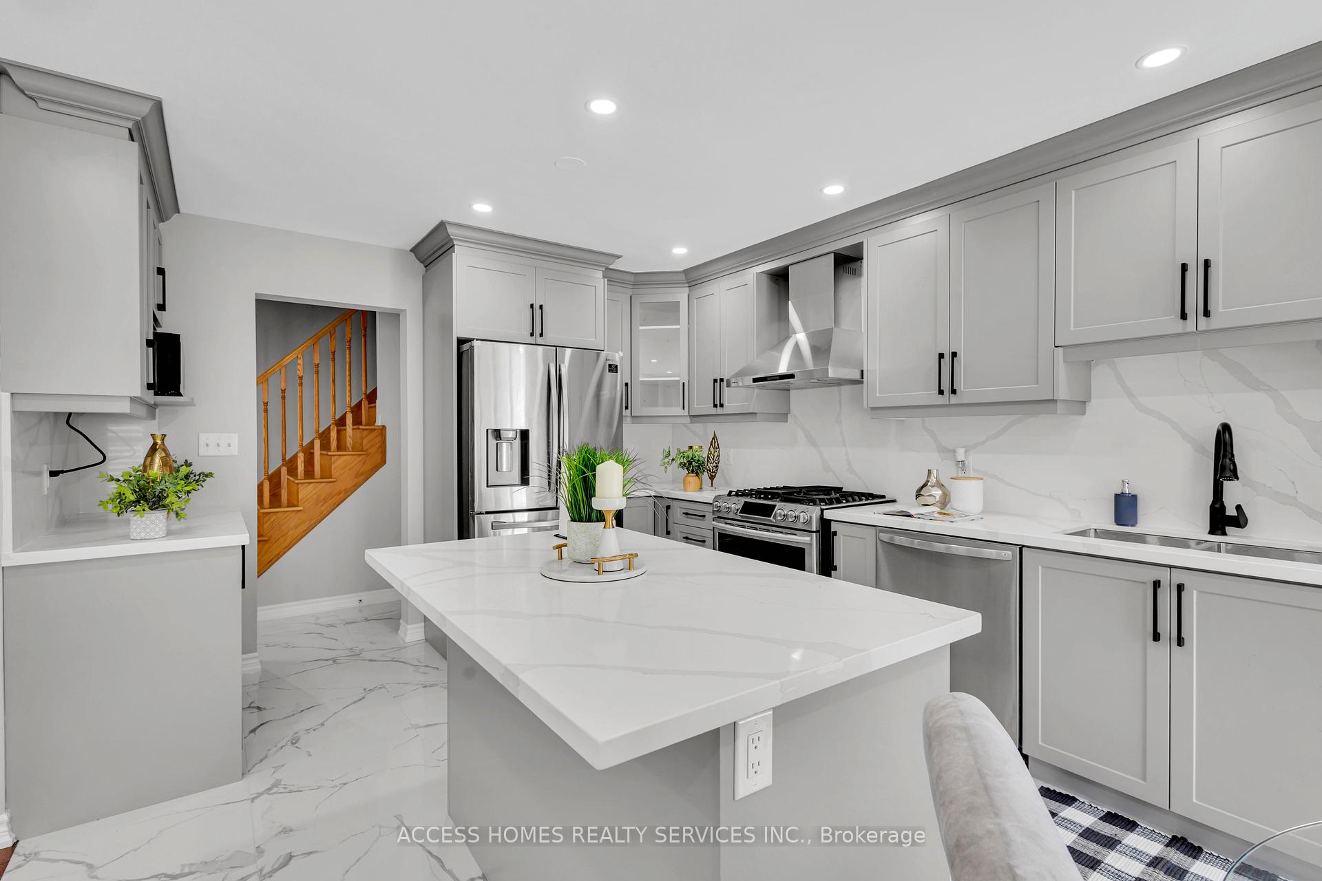 Photo 15 of 71 Haverty Trail, Brampton, Northwest Brampton — HOMEH