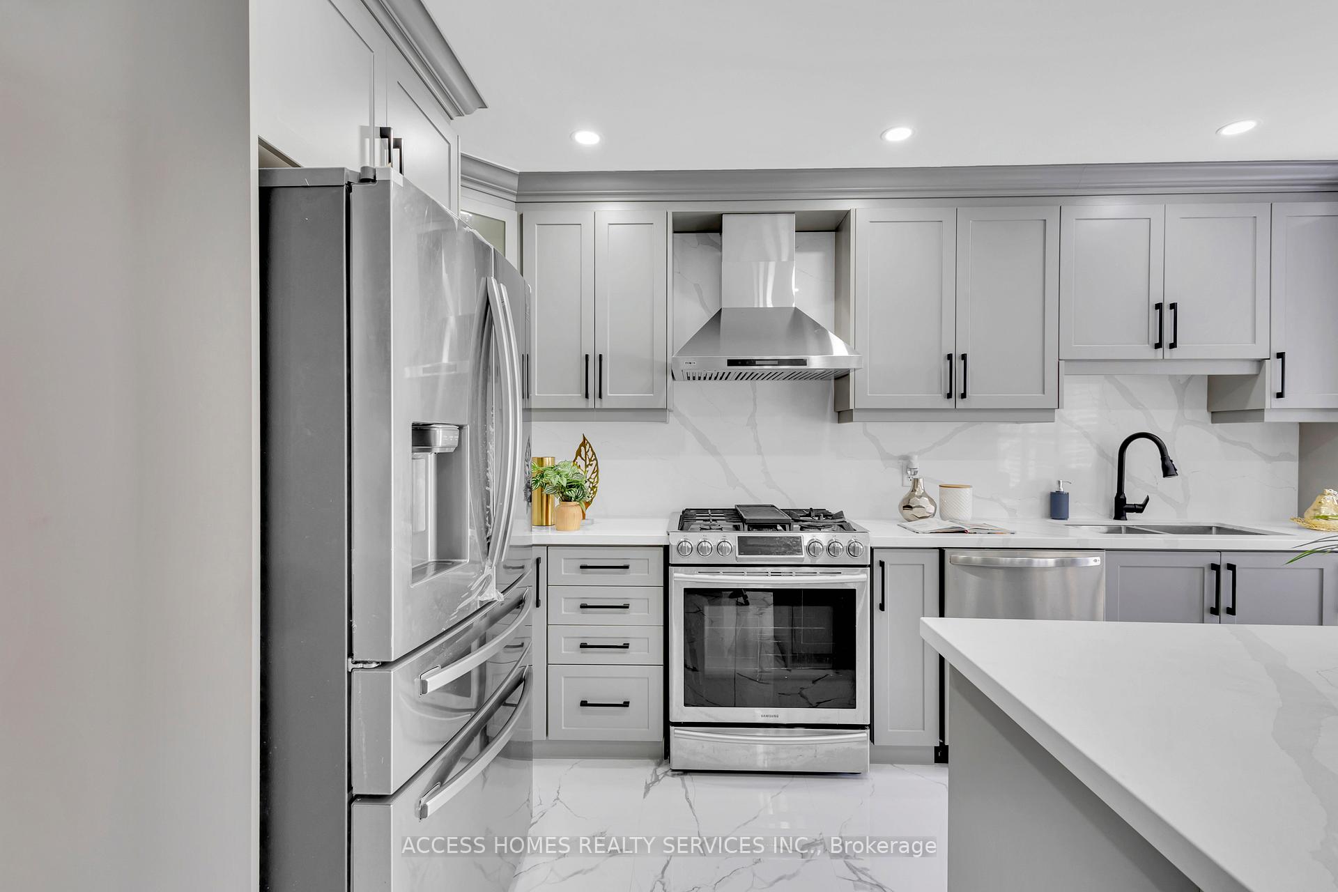 Photo 22 of 71 Haverty Trail, Brampton, Northwest Brampton — HOMEH
