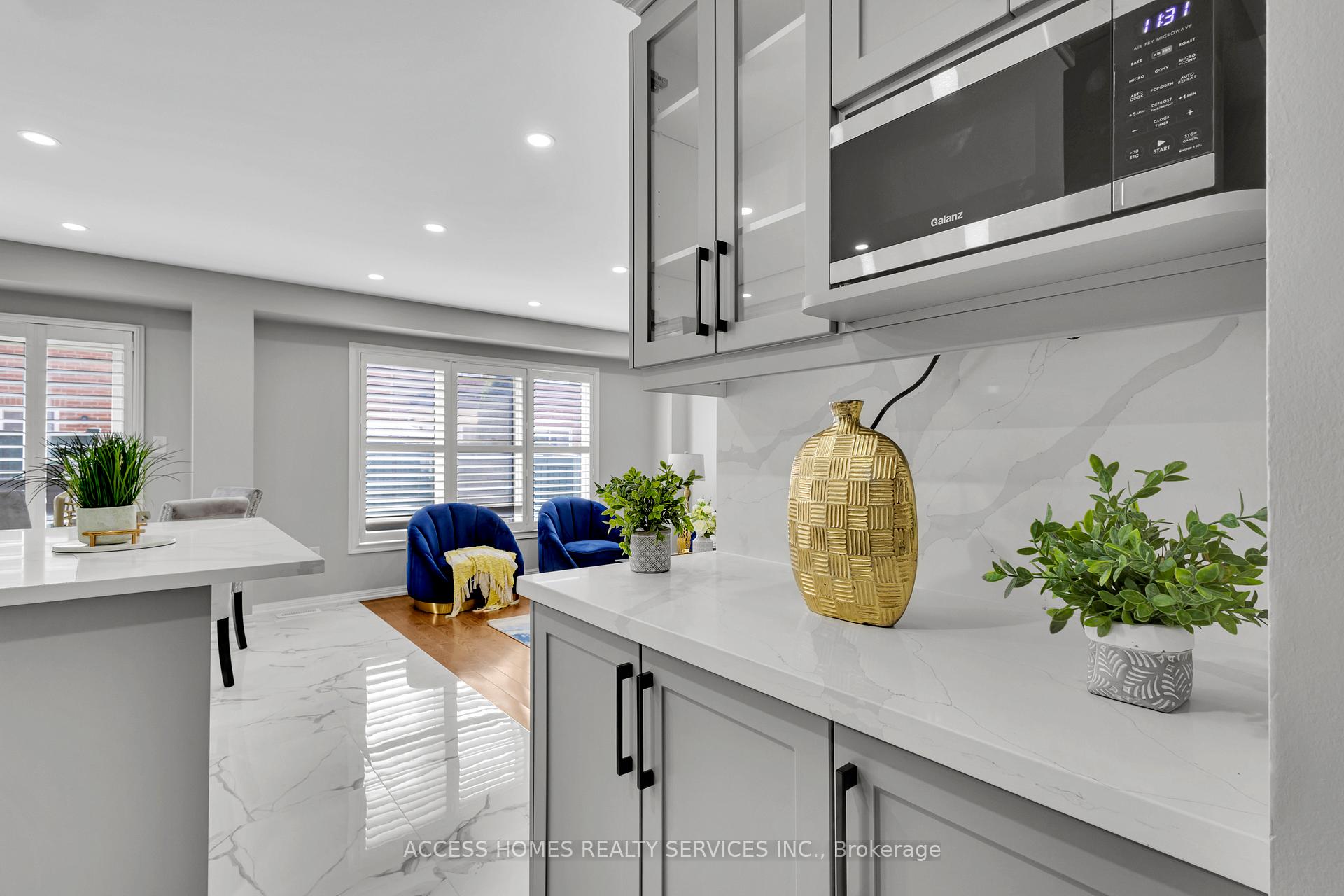 Photo 19 of 71 Haverty Trail, Brampton, Northwest Brampton — HOMEH