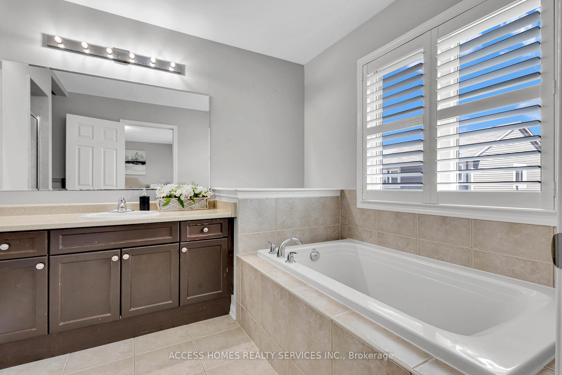 Photo 35 of 71 Haverty Trail, Brampton, Northwest Brampton — HOMEH