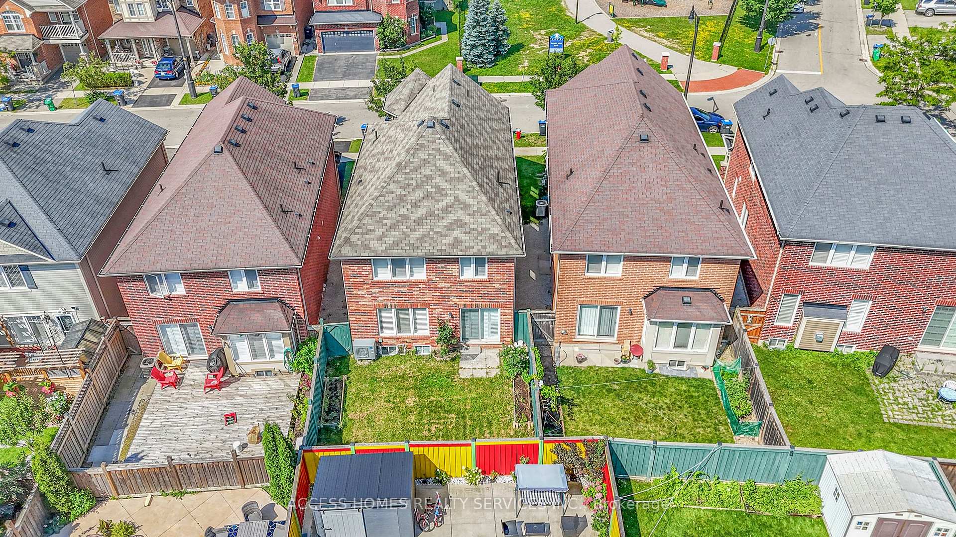Photo 38 of 71 Haverty Trail, Brampton, Northwest Brampton — HOMEH