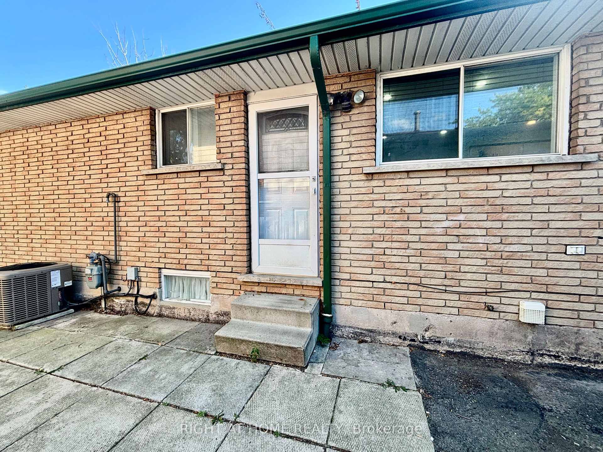 Photo 10 of 380 Christie Street, Grimsby, Grimsby Beach — HOMEH