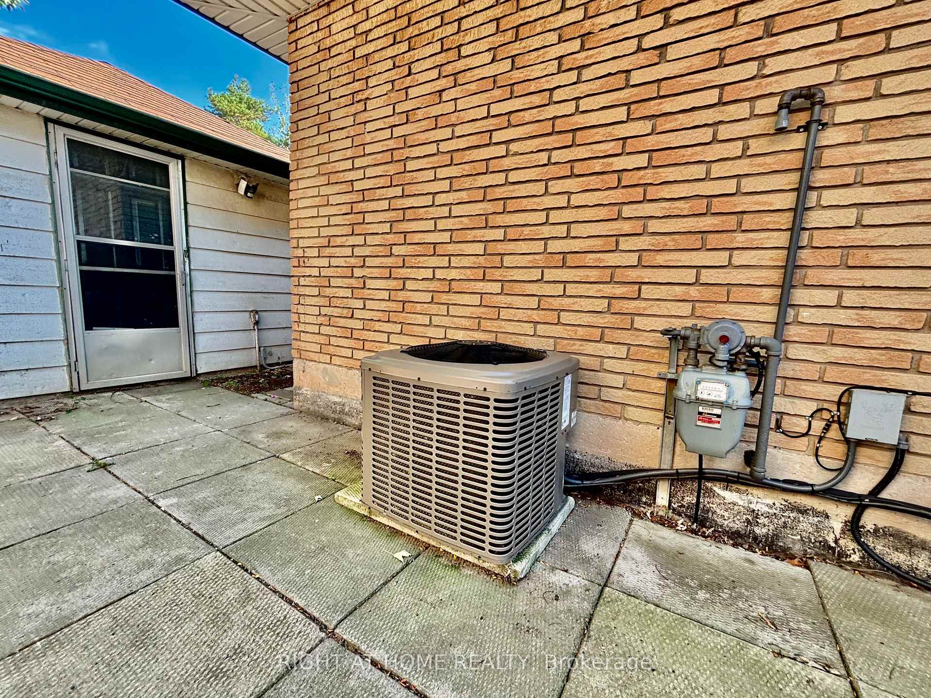 Photo 16 of 380 Christie Street, Grimsby, Grimsby Beach — HOMEH