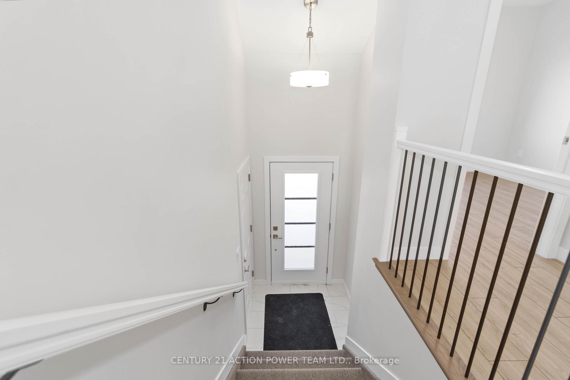 Photo 5 of 358 Hazel Crescent W, The Nation, Limoges — HOMEH