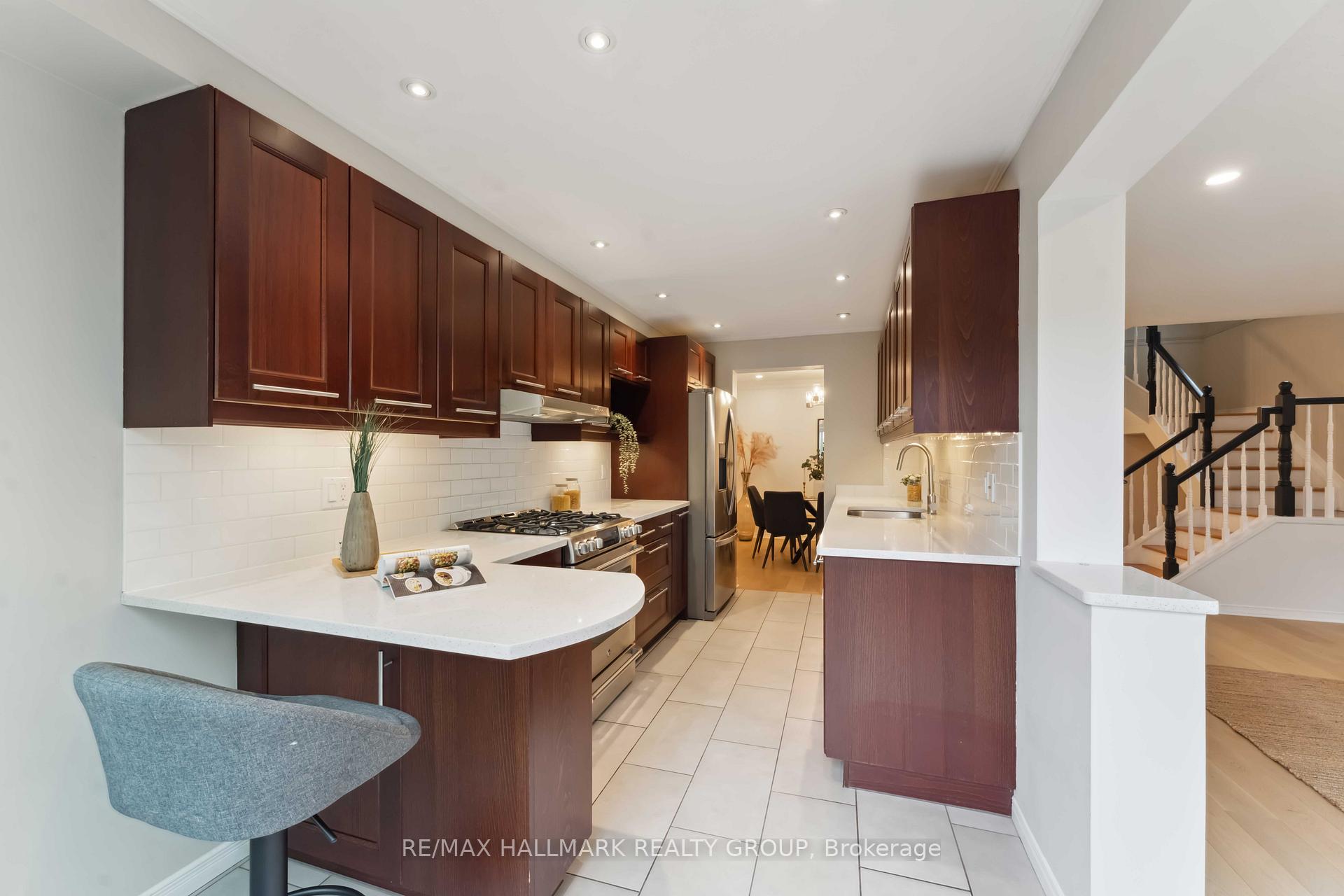 Photo 13 of 2 Maravista Drive, Ottawa, Barrhaven - Cedargrove/Fraserdale — HOMEH