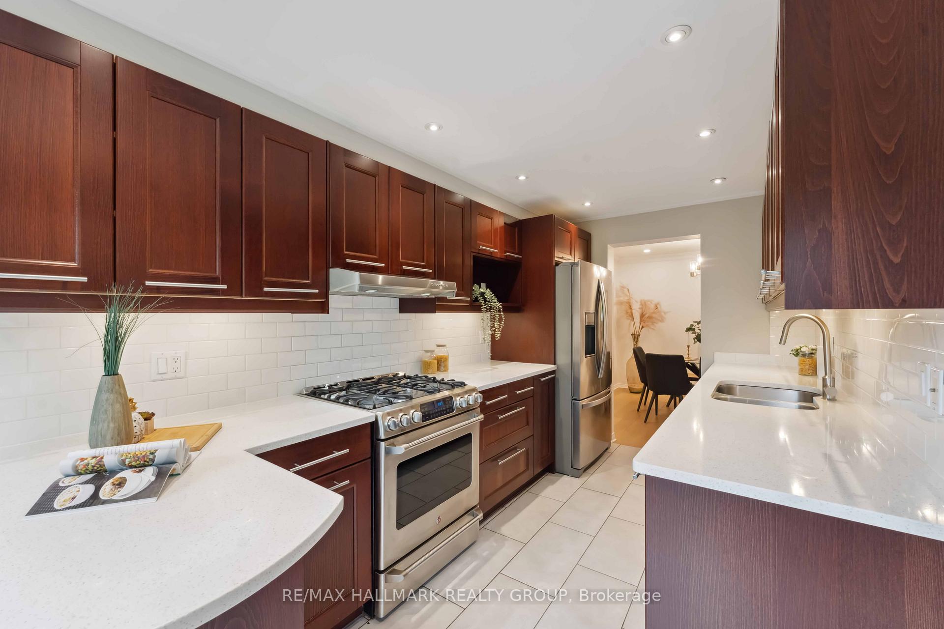 Photo 14 of 2 Maravista Drive, Ottawa, Barrhaven - Cedargrove/Fraserdale — HOMEH