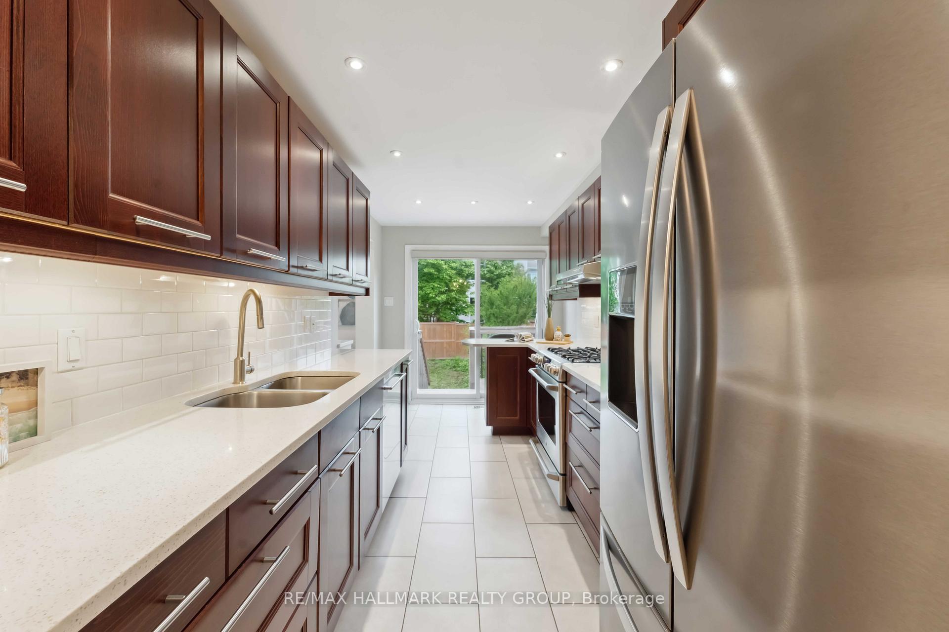 Photo 15 of 2 Maravista Drive, Ottawa, Barrhaven - Cedargrove/Fraserdale — HOMEH