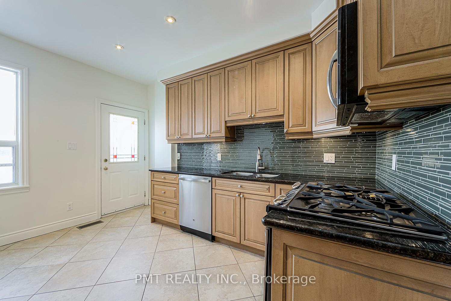 Photo 29 of 40 Garnock Avenue, Toronto, North Riverdale — HOMEH