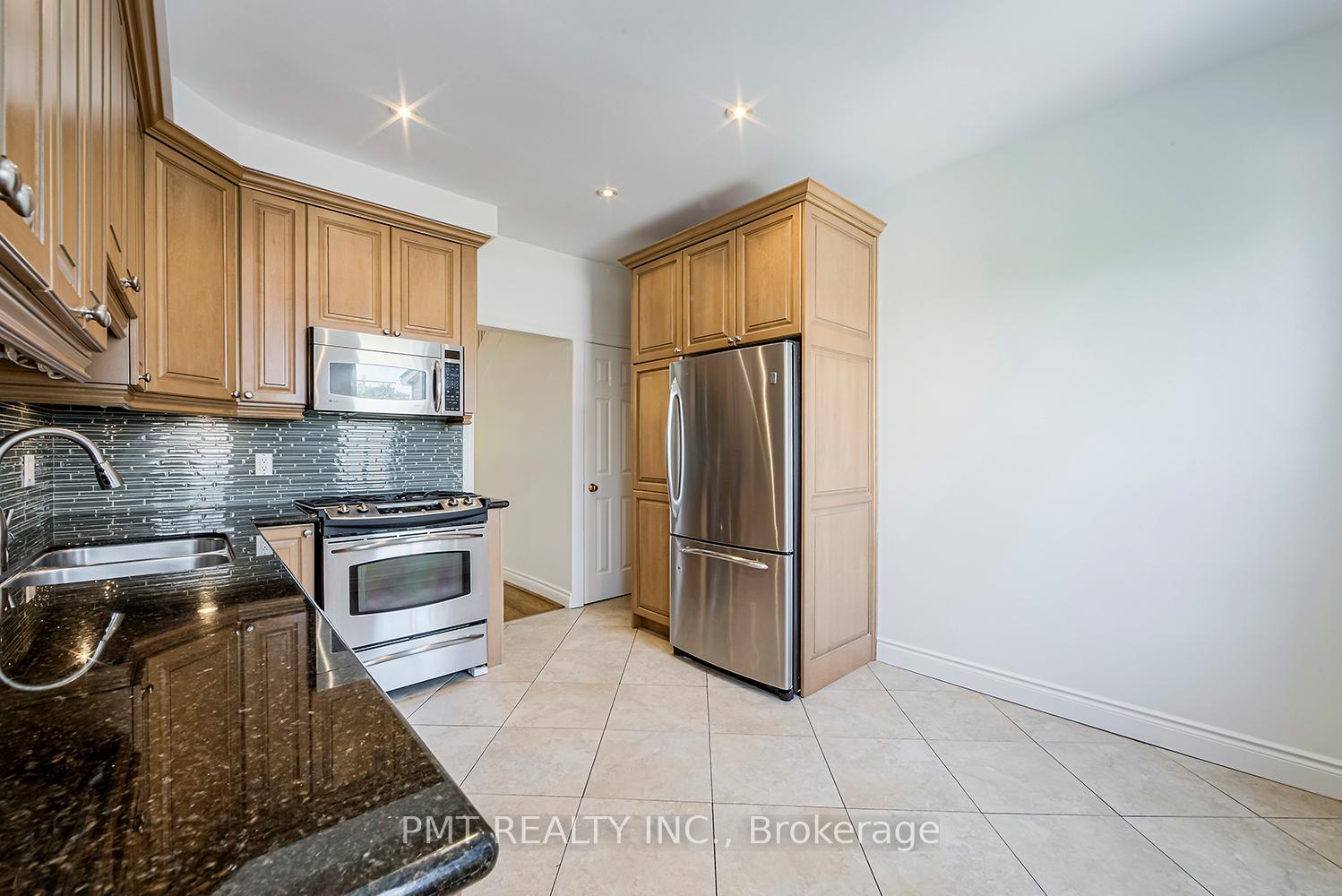 Photo 6 of 40 Garnock Avenue, Toronto, North Riverdale — HOMEH