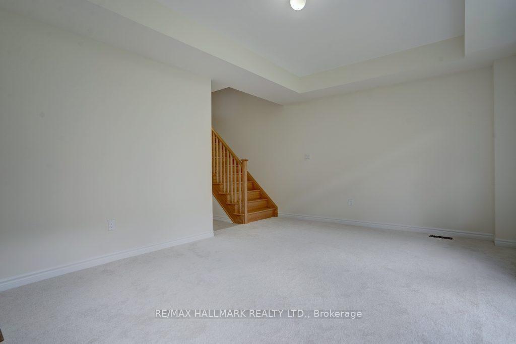 Photo 10 of 33 Hallmark Way, Whitby, Lynde Creek — HOMEH