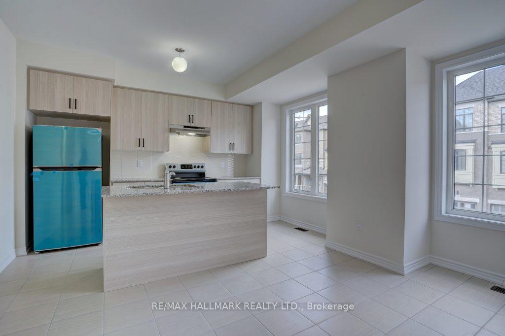 Photo 6 of 33 Hallmark Way, Whitby, Lynde Creek — HOMEH
