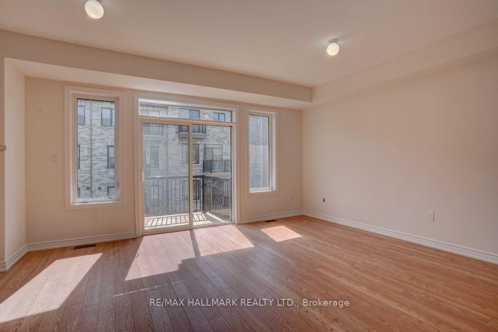 Photo 12 of 33 Hallmark Way, Whitby, Lynde Creek — HOMEH