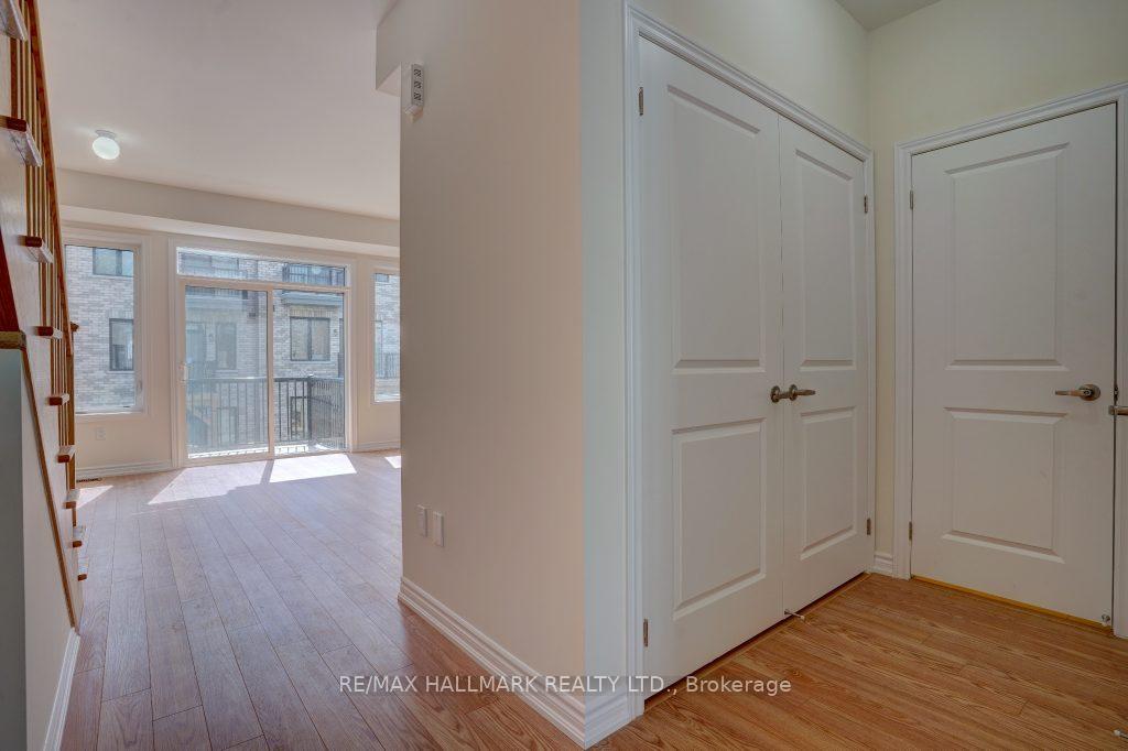 Photo 9 of 33 Hallmark Way, Whitby, Lynde Creek — HOMEH