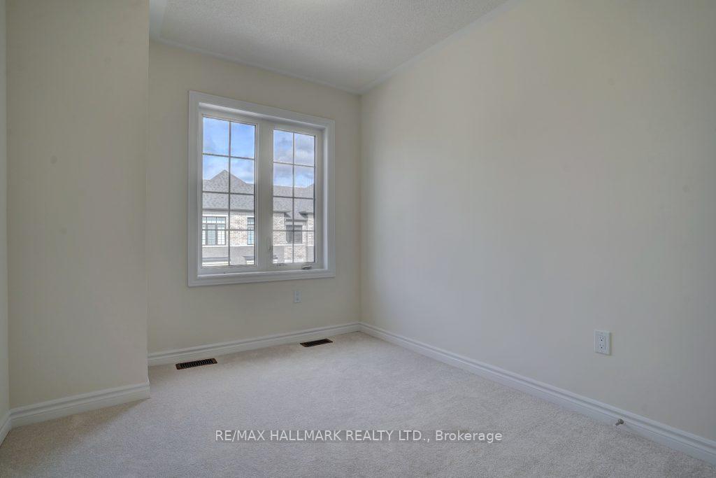 Photo 15 of 33 Hallmark Way, Whitby, Lynde Creek — HOMEH