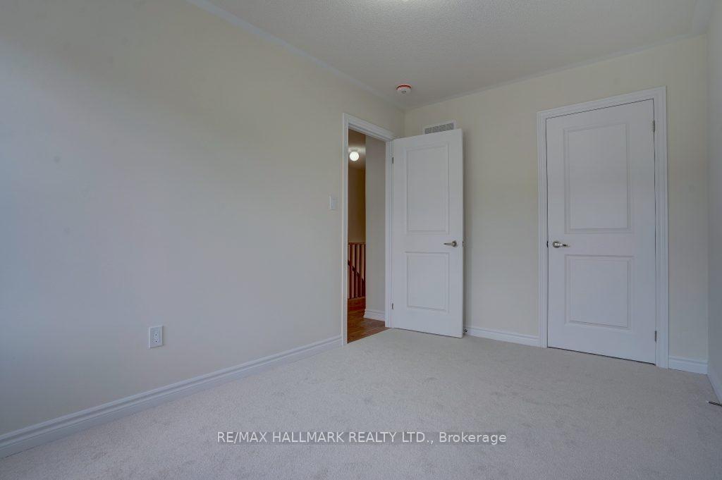 Photo 13 of 33 Hallmark Way, Whitby, Lynde Creek — HOMEH