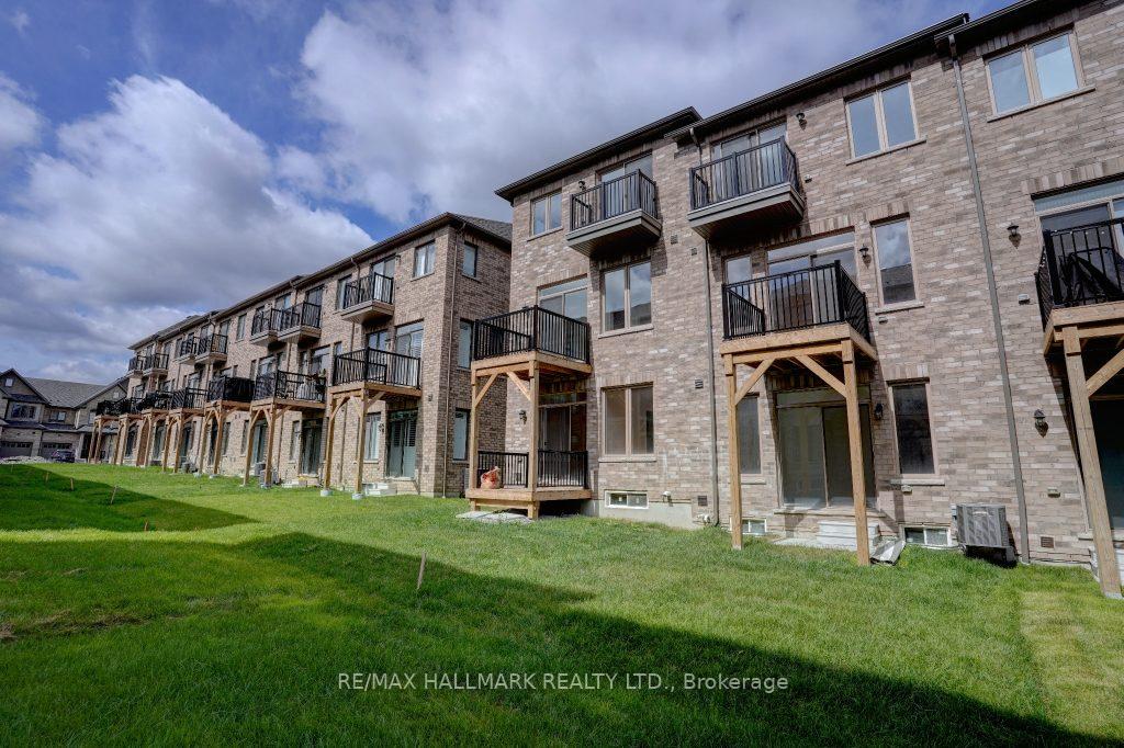 Photo 19 of 33 Hallmark Way, Whitby, Lynde Creek — HOMEH