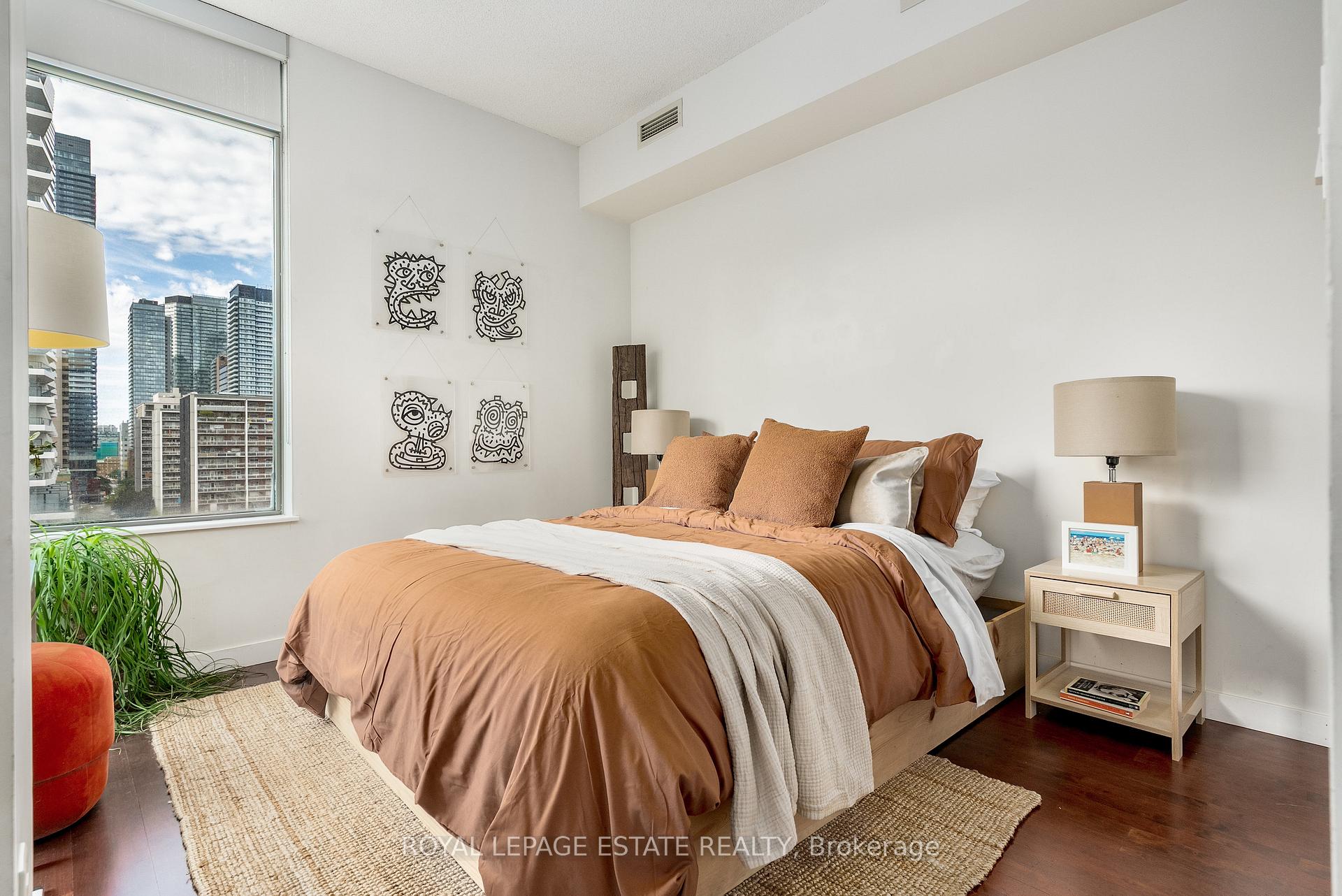 Photo 33 of Unit 1003, 281 Mutual Street, Toronto, Church-Yonge Corridor — HOMEH