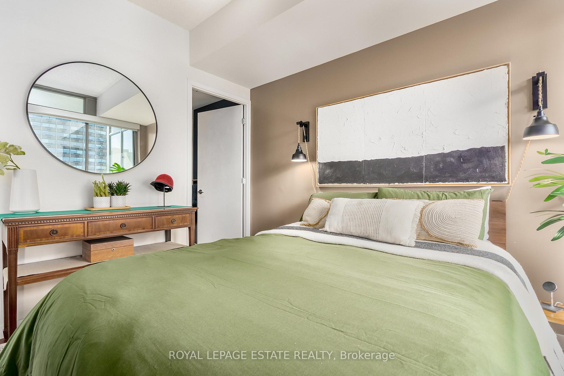 Photo 19 of Unit 1003, 281 Mutual Street, Toronto, Church-Yonge Corridor — HOMEH