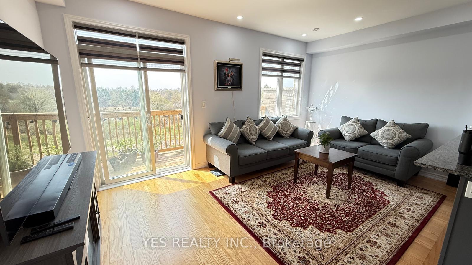 Photo 3 of 48 Savino Drive, Brampton, Heart Lake West — HOMEH