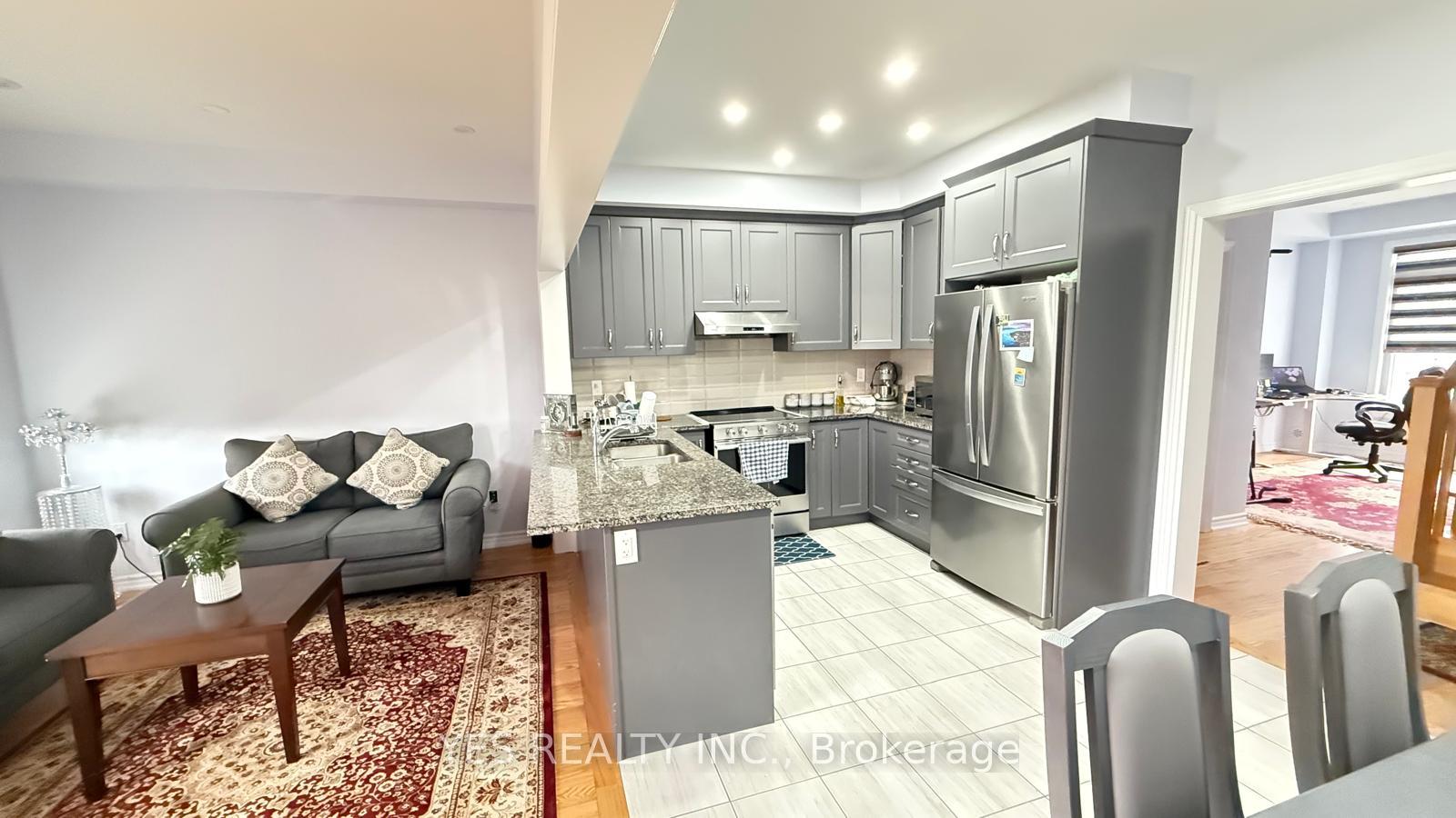 Photo 4 of 48 Savino Drive, Brampton, Heart Lake West — HOMEH