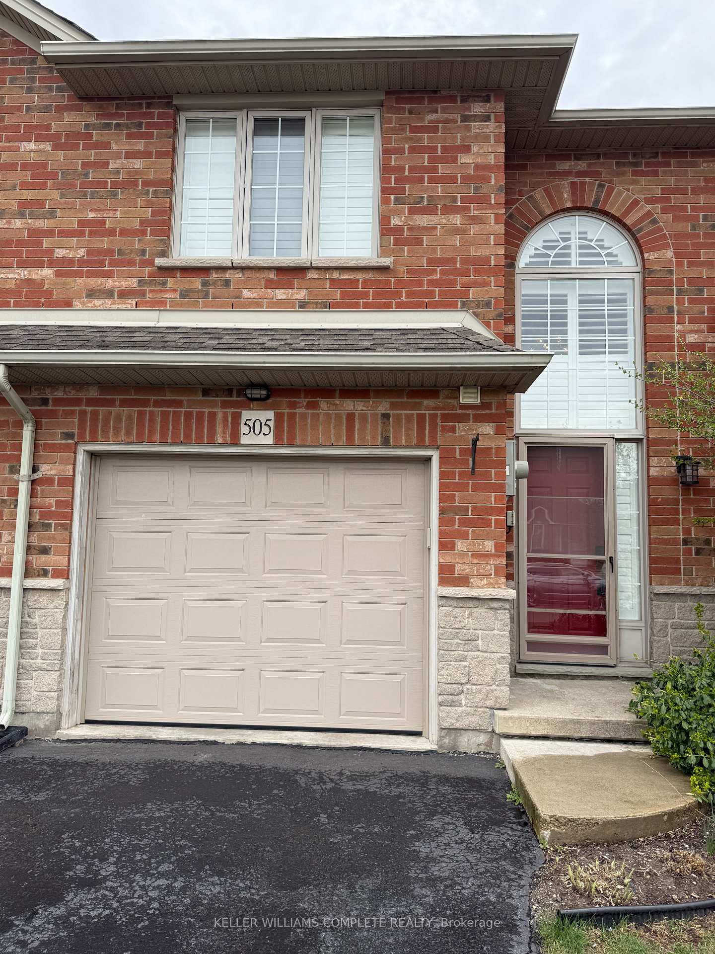 Photo 2 of 505 Southridge Drive, Hamilton, Mountview — HOMEH