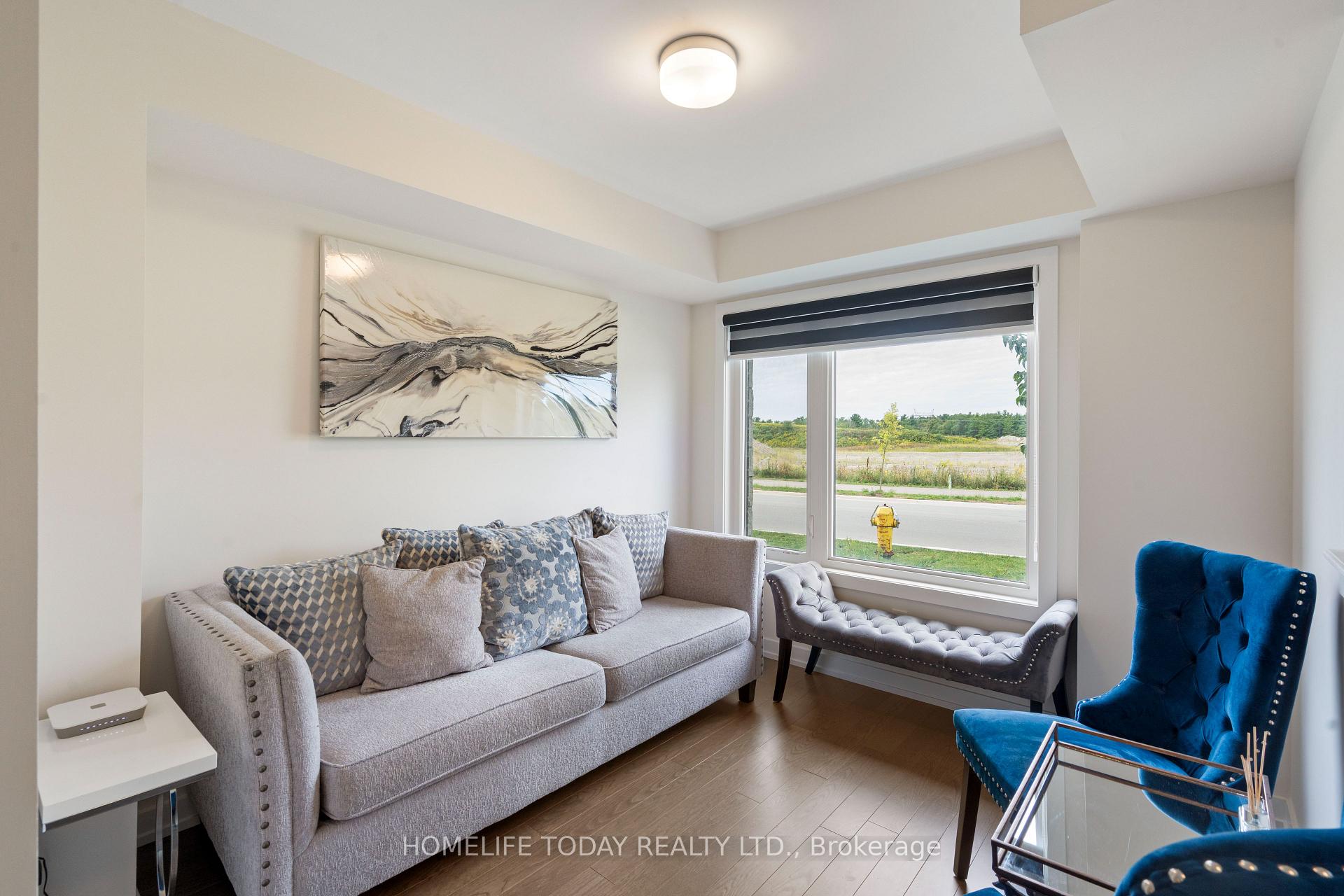 Photo 4 of 2670 Castlegate Crossing, Pickering, Duffin Heights — HOMEH