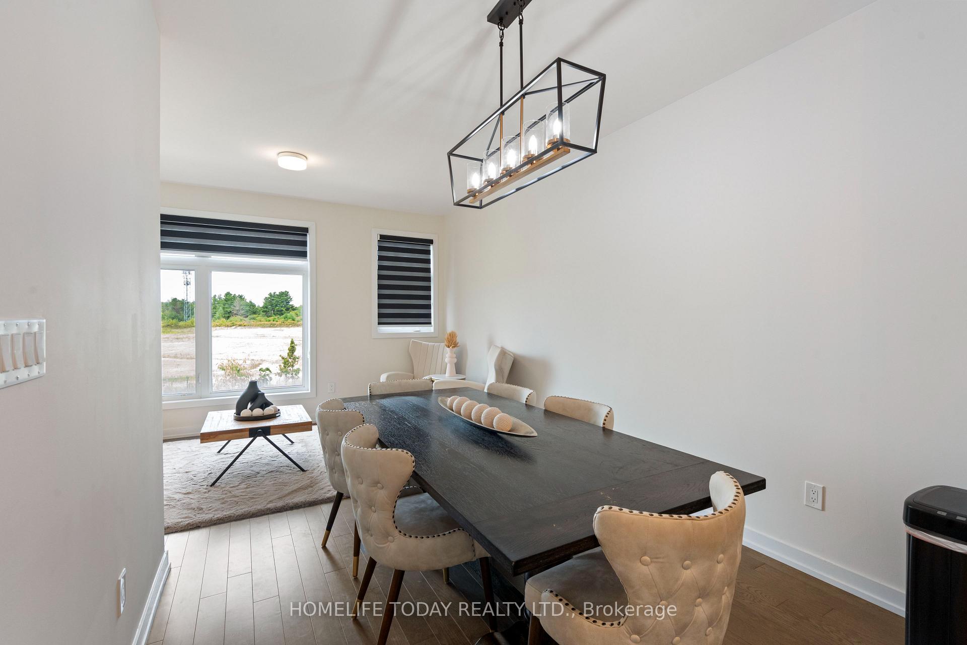 Photo 6 of 2670 Castlegate Crossing, Pickering, Duffin Heights — HOMEH