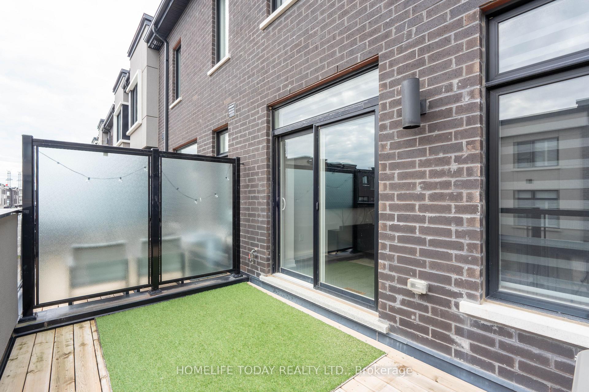 Photo 18 of 2670 Castlegate Crossing, Pickering, Duffin Heights — HOMEH