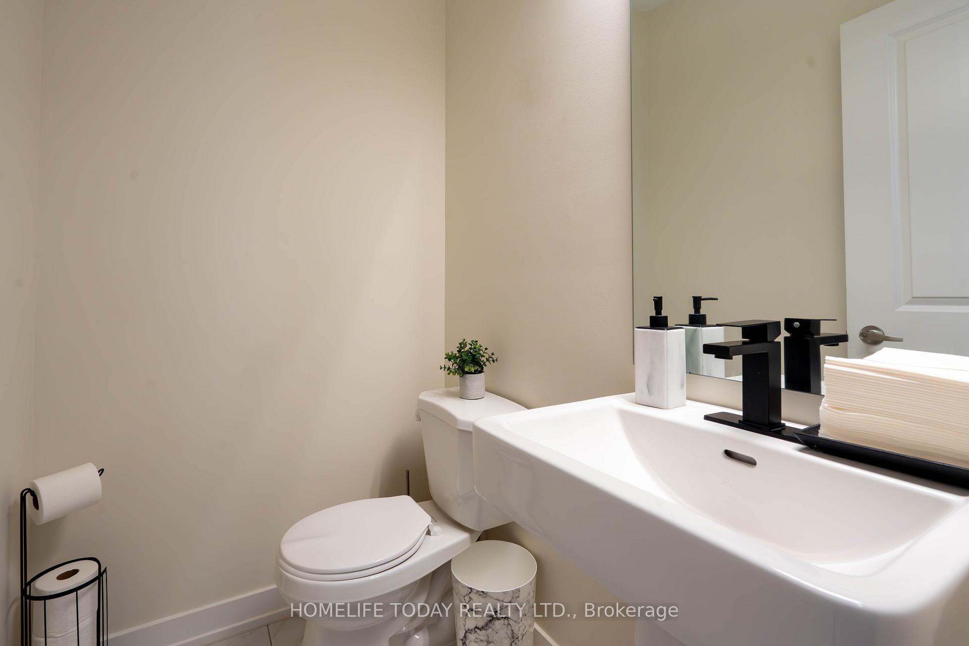 Photo 23 of 2670 Castlegate Crossing, Pickering, Duffin Heights — HOMEH