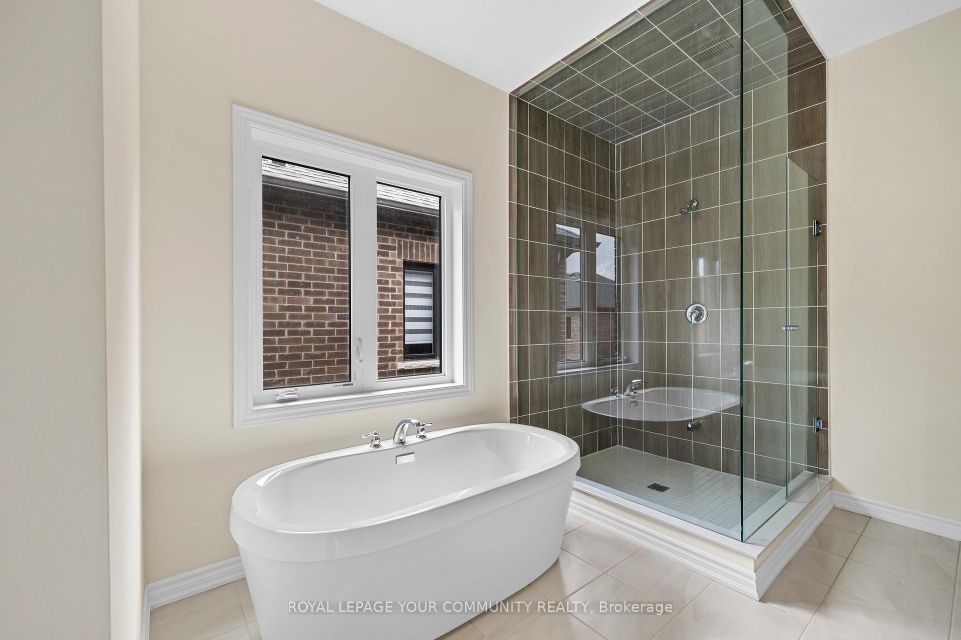 Photo 20 of 96 Weslock Crescent, Aurora, Bayview Northeast — HOMEH