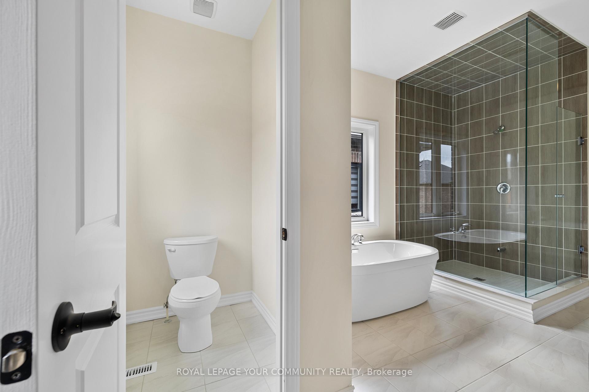 Photo 12 of 96 Weslock Crescent, Aurora, Bayview Northeast — HOMEH