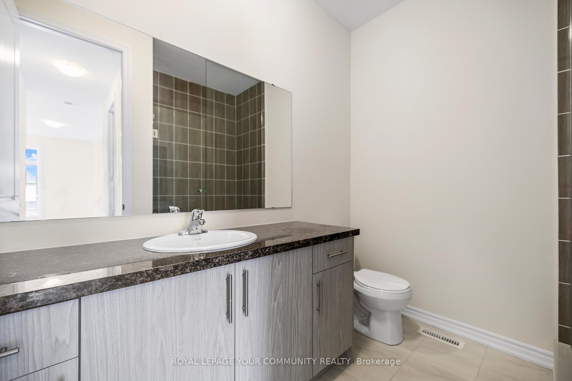 Photo 23 of 96 Weslock Crescent, Aurora, Bayview Northeast — HOMEH
