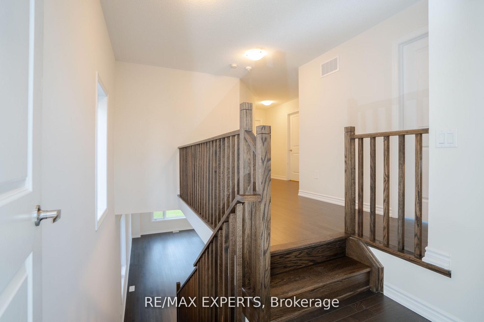 Photo 7 of 126 Nottingham Road, Barrie, Rural Barrie Southeast — HOMEH