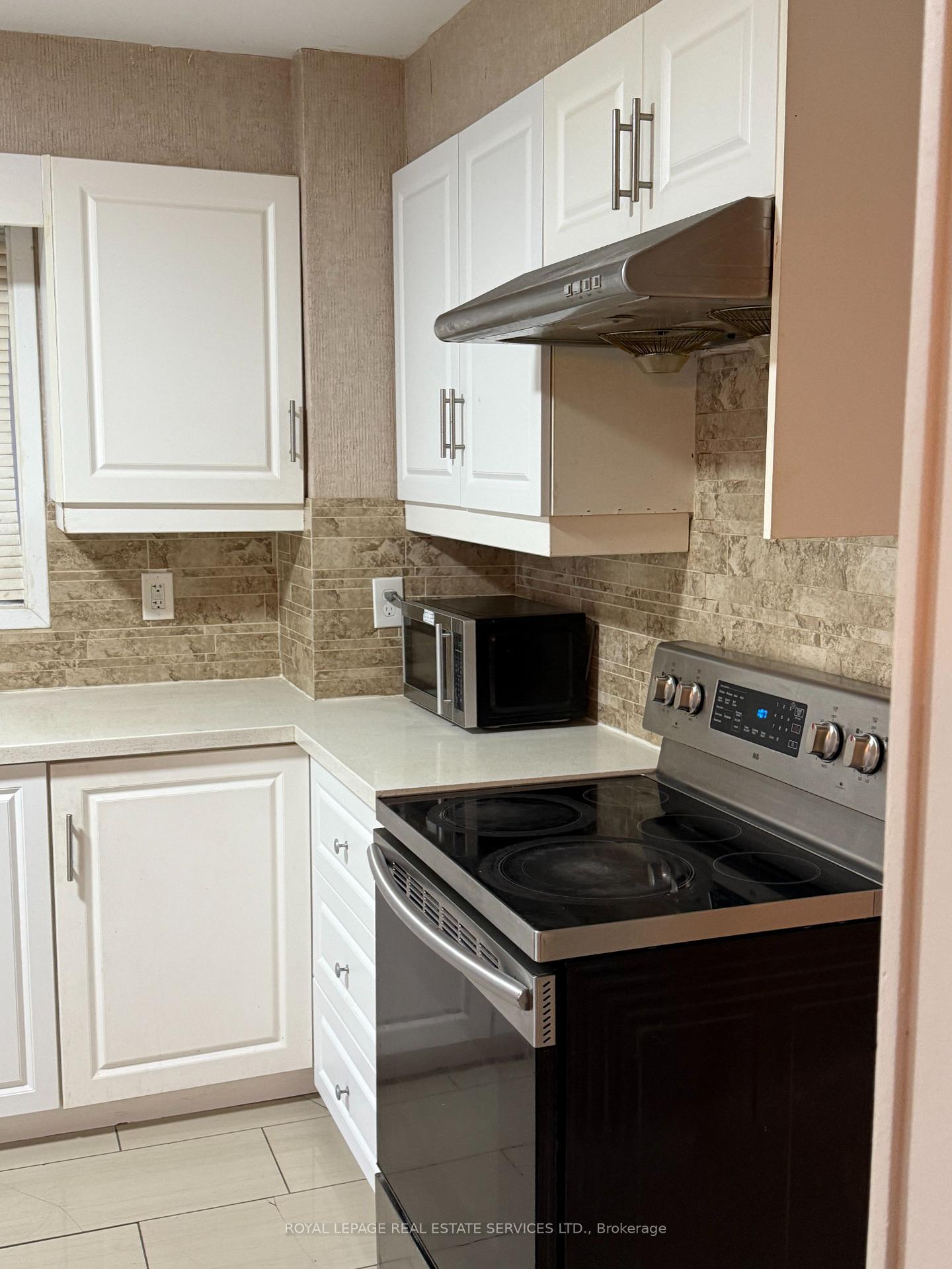 Photo 5 of Unit Upper, 47 Alabaster Drive, Brampton, Northgate — HOMEH