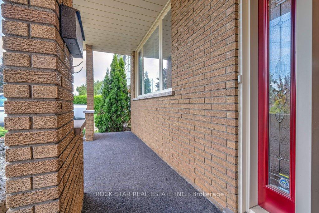 Photo 7 of 539 Upper Paradise Road, Hamilton, Gilbert — HOMEH