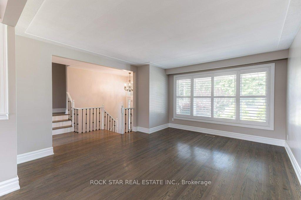 Photo 4 of 539 Upper Paradise Road, Hamilton, Gilbert — HOMEH