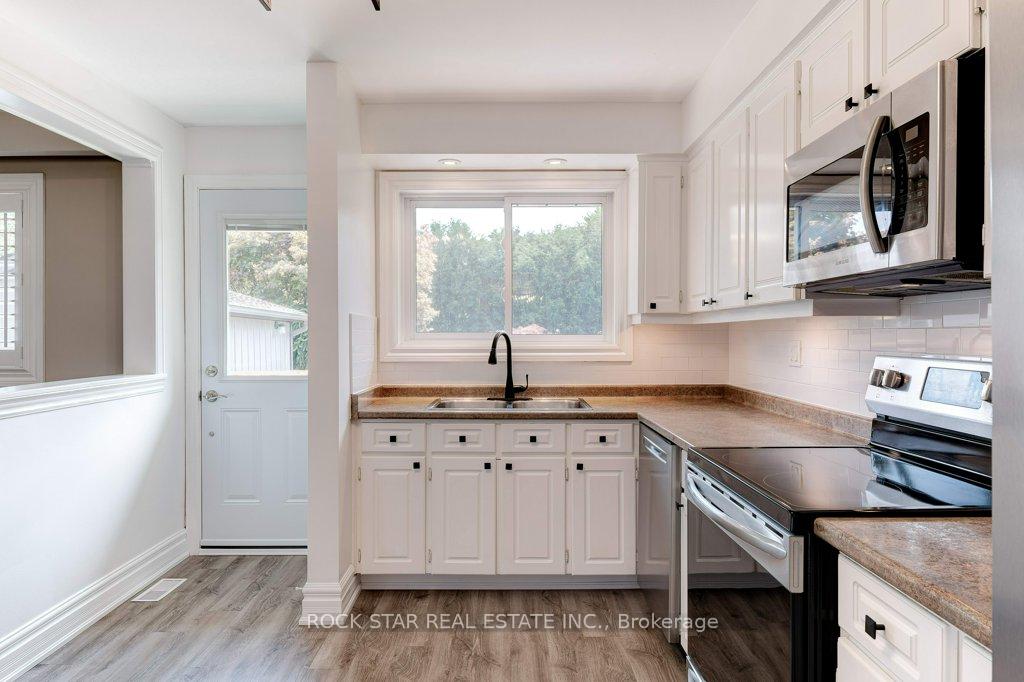 Photo 10 of 539 Upper Paradise Road, Hamilton, Gilbert — HOMEH