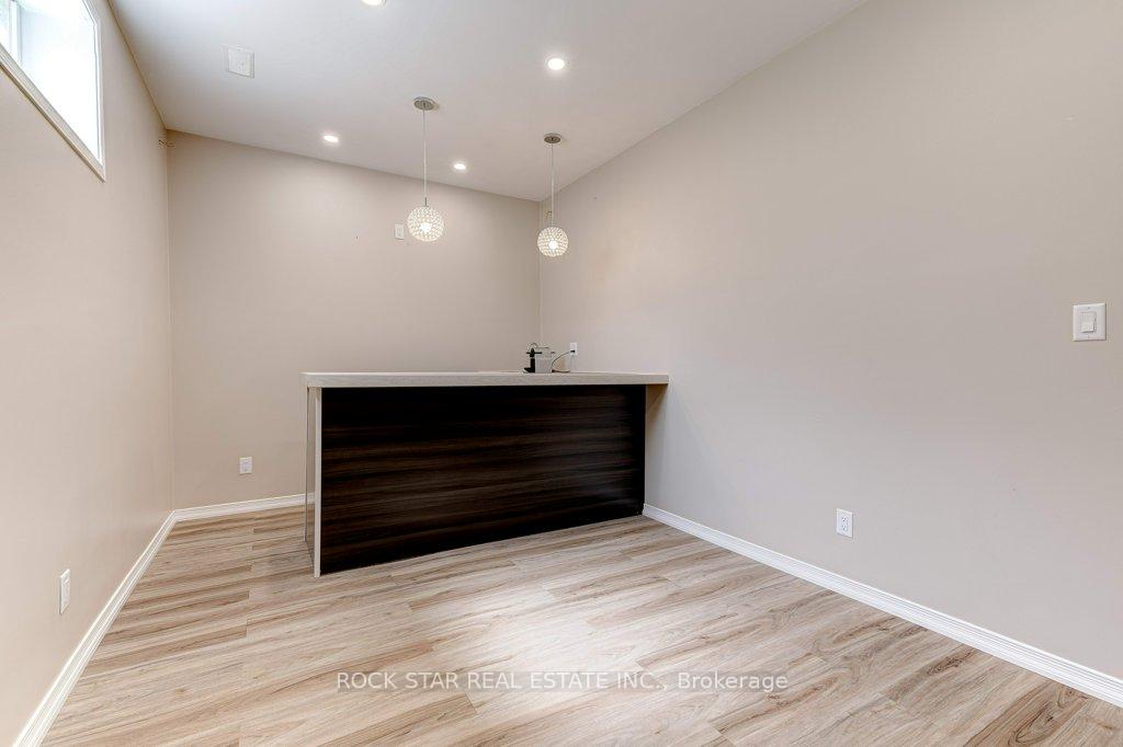 Photo 29 of 539 Upper Paradise Road, Hamilton, Gilbert — HOMEH