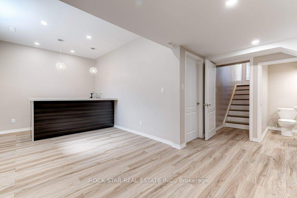 Photo 33 of 539 Upper Paradise Road, Hamilton, Gilbert — HOMEH