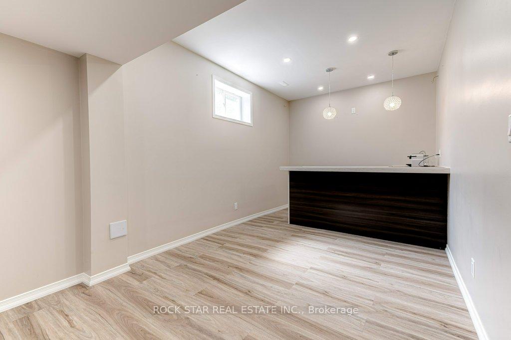 Photo 39 of 539 Upper Paradise Road, Hamilton, Gilbert — HOMEH