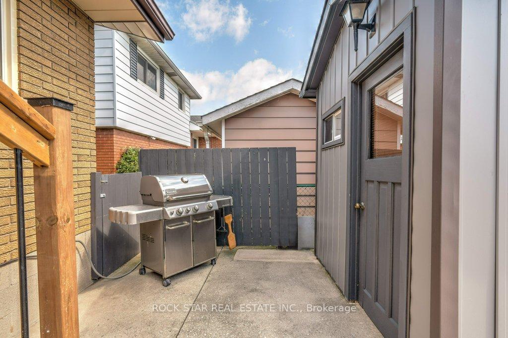 Photo 24 of 539 Upper Paradise Road, Hamilton, Gilbert — HOMEH