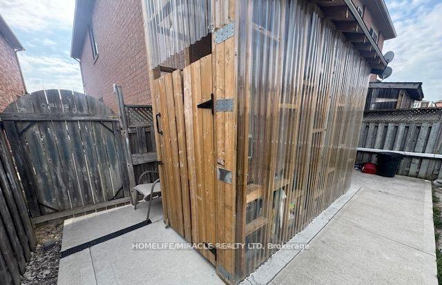 Photo 10 of 34 Brunswick St (Basement) Street, Brampton, Brampton West — HOMEH