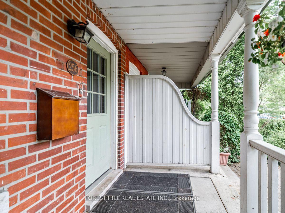 Photo 12 of 256 Beatrice Street, Toronto, Palmerston-Little Italy — HOMEH