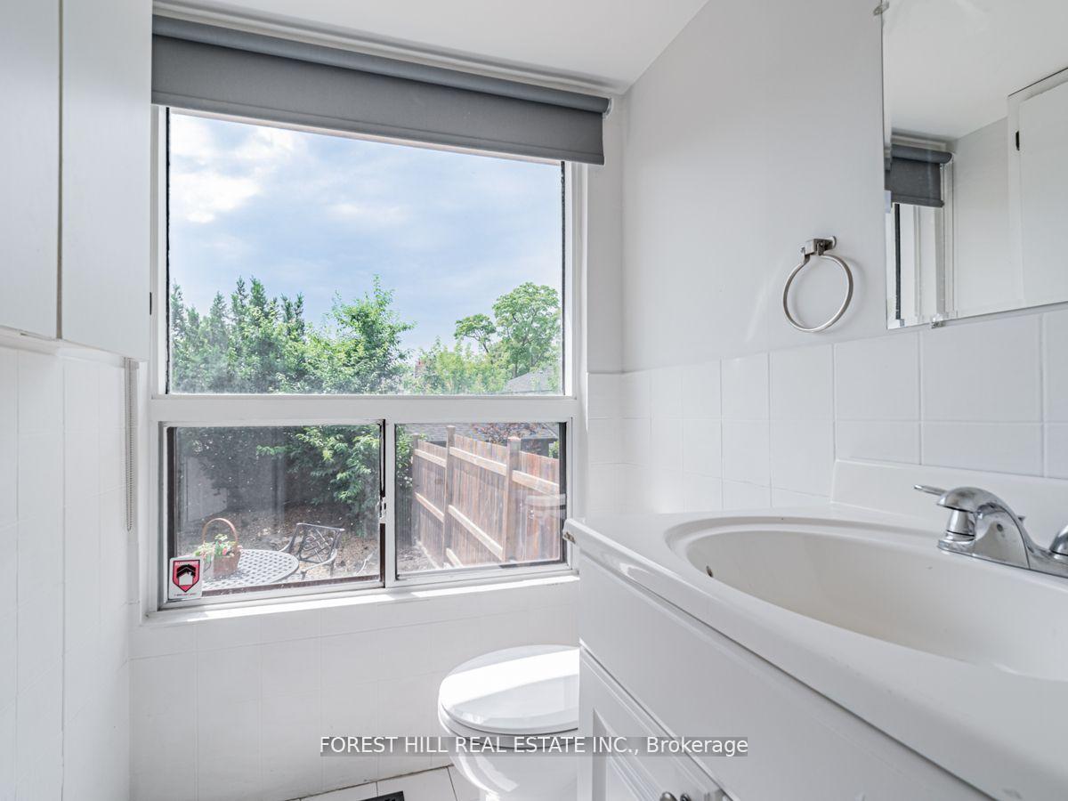 Photo 3 of 256 Beatrice Street, Toronto, Palmerston-Little Italy — HOMEH