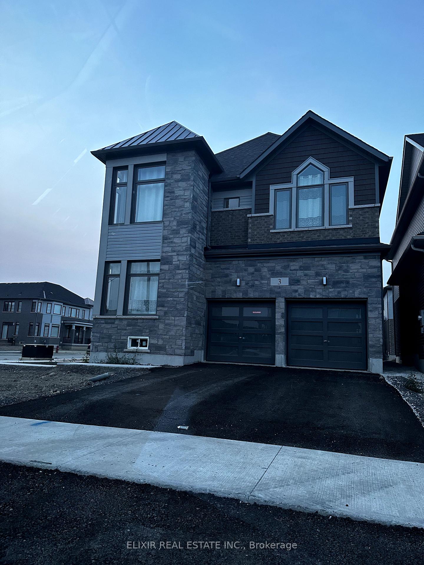 Front of 3 Weylie Street E