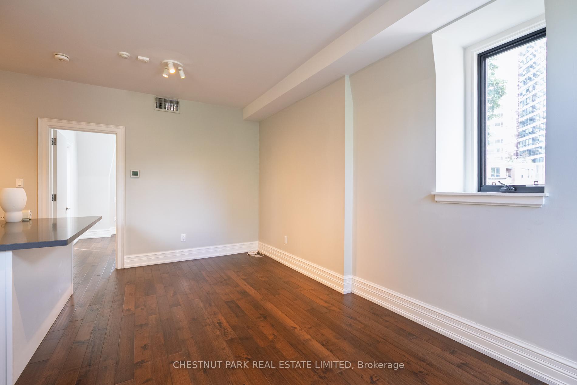 Photo 4 of Unit 300, 14 St Joseph Street, Toronto, Bay Street Corridor — HOMEH