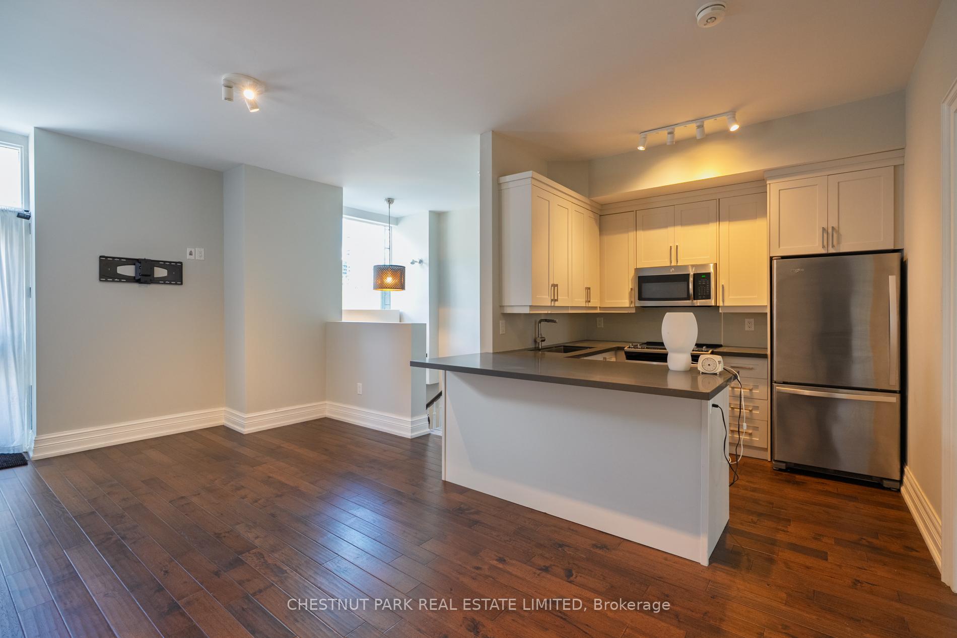 Photo 6 of Unit 300, 14 St Joseph Street, Toronto, Bay Street Corridor — HOMEH