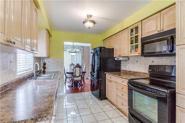 Photo 10 of 22 Matterdale (Upper) Avenue, Brampton, Fletcher's West — HOMEH